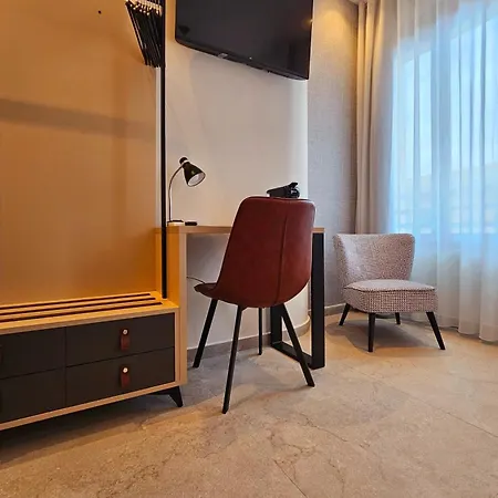 Cousin Automatizado Ξενοδοχείο *