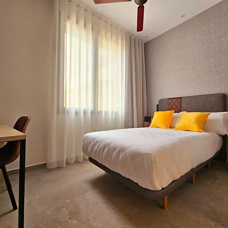 Cousin Automatizado Ξενοδοχείο *