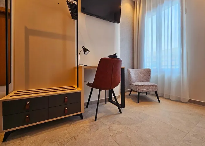 Cousin Automatizado Hotel *